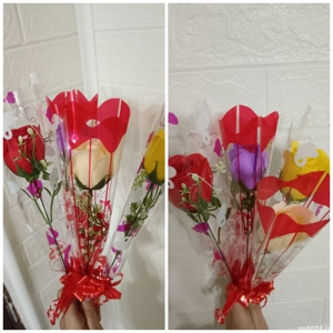 Mărțișoare și buchete cu 1 trandafir.