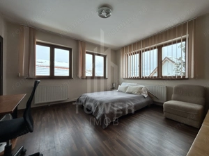 De închiriat Etaj + Mansardă 180 mp | 7 Camere cu 7 Băi | Lupeni