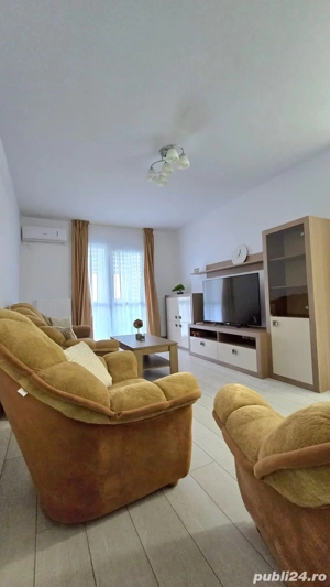 Inchiriez ap. 2 camere (loc parcare inclus)