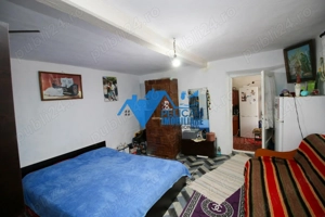 Vând casă bătrânească  - imagine 9