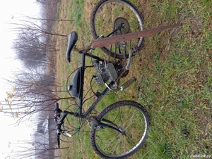 Vând bicicletă cu motor 