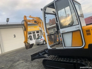 Oferim excavator de închiriat pentru diverse lucrări