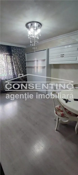 Se vinde imobil ultracentral , etaj 2 , liber , mobilat