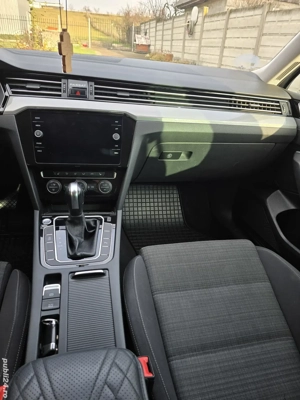Volkswagen Passat 2020 - imagine 4