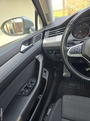 Volkswagen Passat 2020 - imagine 8