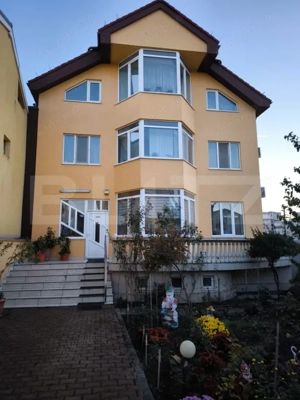 Casa D+P+E+M, 440 mp utili si 735 mp teren, zona Centrala