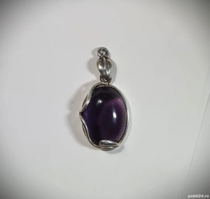 Medalion vechi din argint cu ametist