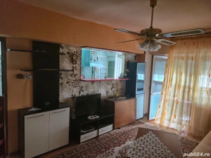 Închiriez garsoniera 