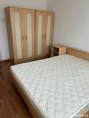 vind mobila de dormitor in stare foarte buna