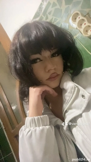 Fată trans feminină, rafinament și discreție