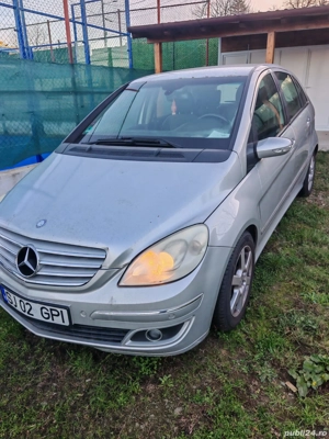 Mercedes B200 - imagine 5