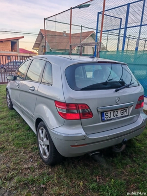 Mercedes B200 - imagine 3