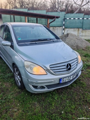 Mercedes B200 - imagine 6