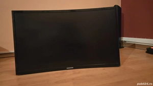 Monitor curbat SAMSUNG 24 fhd