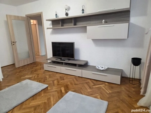 Inchiriez apartament decomandat cu trei camere etaj 2 4 in Drumul Taberei Romancierilor