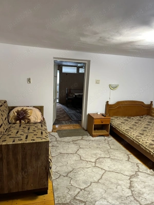 Ofer spre închiriere garsonieră în zona centrală