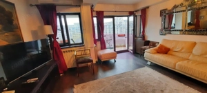 Vanzare apartament 2 camere in zona Unirii stradal, cu vedere fata