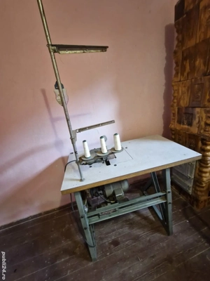 Masina de surfilat cu 3 ațe