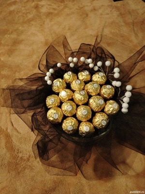 Aranjament dulce din praline - imagine 2