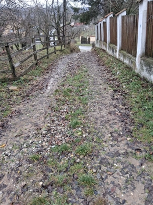 Casa cu 1000 m2 teren, 40 km Sinaia, 15km Pucioasa - imagine 5