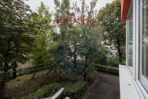 Apartament cu 2 camere de vânzare în zona Tractorul