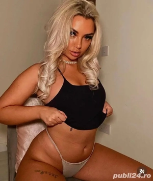 Amyra piercing zona intima și sfârcuri 