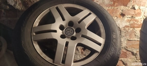 Vând 4Genti cu 4 cauciucuri de vara 