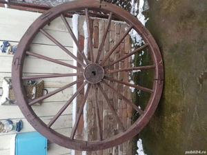 Roata din lemn