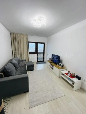 Studio modern pe 2 etaje cu 2 bai, parcare, pet friendly, long-short term