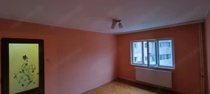 Casa de cultura-apartament 3 camere decomandat cu gaze