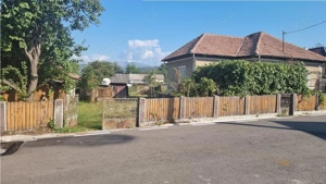 Casa cu 1180mp teren in comuna Bunesti