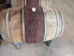 Vand butoaie de stejar cantitate 225 l
