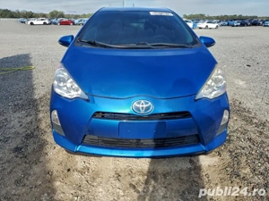 Toyota prius C 2013