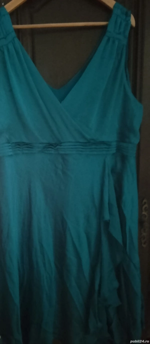 Vând rochie din mătase naturală, mărimea 54. 