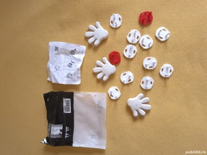 Set de protectii Ikea pentru priza si pentru colturile mobilierului.