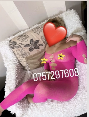 Blonda siliconata reală %100% confirm cu tatoo 