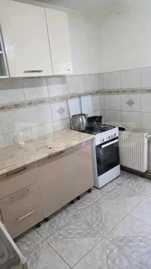 Apartament 3 camere, decomandat, 65 mp utili – zona Piața 1 Mai, etaj 1