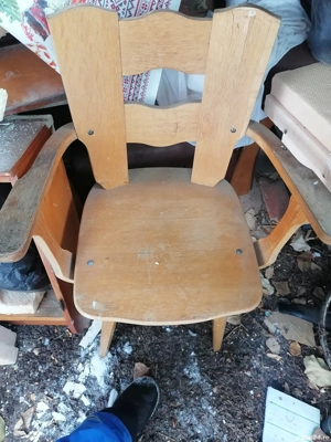Vind scaun de lemn 