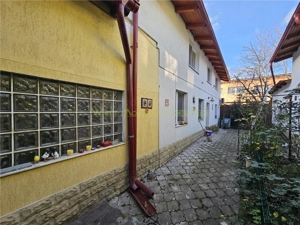 Casa spatioasa de inchiriat Bartolomeu (Curte comuna) - imagine 7