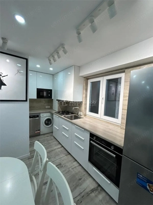 4 Camere, Lux, Centrala Proprie, 5 min Metrou - imagine 6
