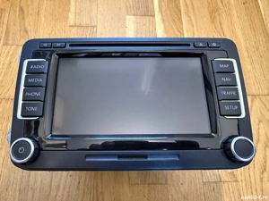 RNS 510,LED,citeste card SD de 32 Gb,detin codul PIN-cititi anuntul !