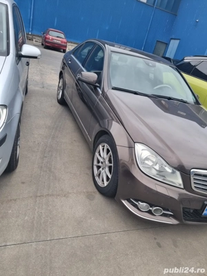 Vând urgent mașina! 