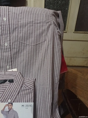 De vânzare două cămăși. Preț 50 Ron- bucata.