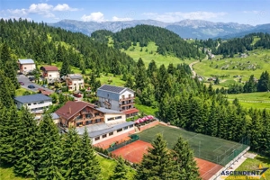 Complex turistic cu privelisti picturale,apa curativa,aer pur,o experienta de inalta eleganta