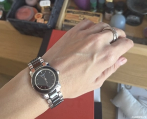 Vând două ceasuri Tissot Cera T-Lady pe alb şi pe negru