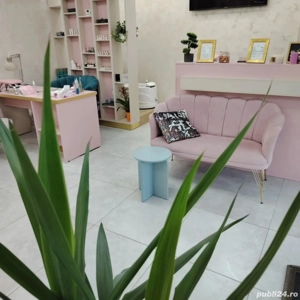 Închiriez post coafor si manichiură-pedichiură  - imagine 2