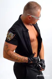 Bărbat matur, exhibiționist, pentru Doamne sau cupluri