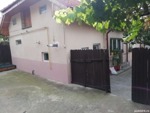 Casa cu 3 camere ,bucatarie,baie situata la 8,5 km de Selgros Craiova cu teren 1150 mp - imagine 2