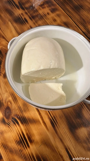 Branza de vaca 30 lei kg,lapte de vaca 7 lei litru