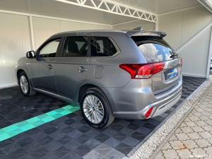 Mitsubishi Outlander Hybrid 135 CP 2019 4x4 - imagine 20